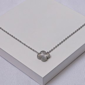 01 colar aco inox prateado pingente trevo feminino