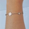 01 pulseira feminina prataeada aco inox trevo e zirconias