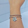 01 pulseira dupla feminina aco inox prateado com pingentes flor e borboleta