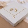 01 conjunto folheado a ouro gota delicada com brinco e colar