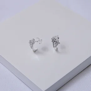 245562 brinco prata flores brinco cravejado zirconia brinco folheado prata brinco flor prata brinco flor cravejada