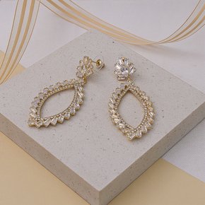 01 brinco pendente oval folheado a ouro com zirconias luxo ralifla